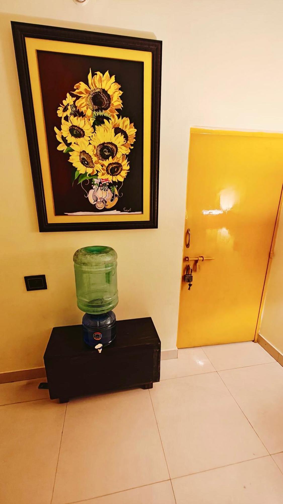 The Yellow House - Couple'S Getaway In Gomti Nagar- 1 Bhk Lucknow Eksteriør bilde